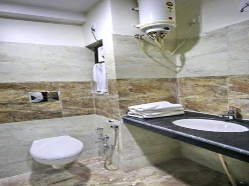 Hotel O Golden Wings Udaipur Kültér fotó
